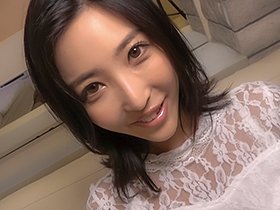 完全プライベート映像 最強SSS級美スタイル女優 水川スミレと初めての二人きりお泊まり 水川スミレ　サンプル画像02